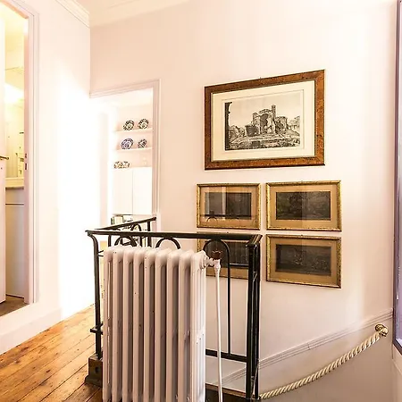 Varenne Halldis Apartment